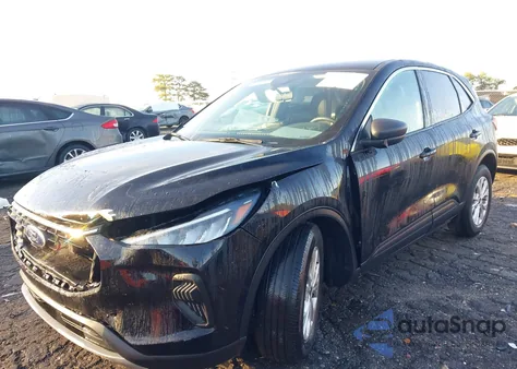 2024 Ford Escape Active z USA, uszkodzony, nr VIN 1FMCU0GN7RUB43225